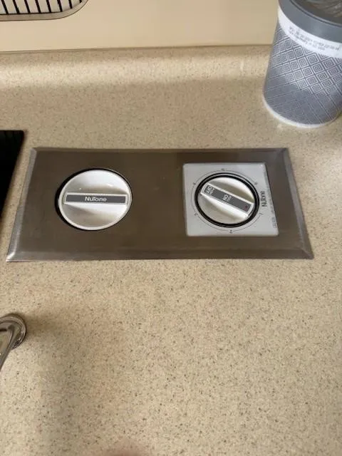 Slide: The Image of Sea Ray 400 Sundancer 1998 - 60