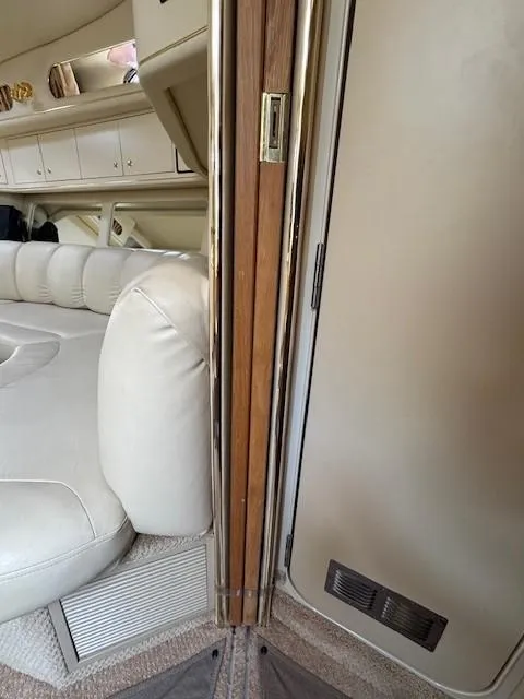 Slide: The Image of Sea Ray 400 Sundancer 1998 - 65