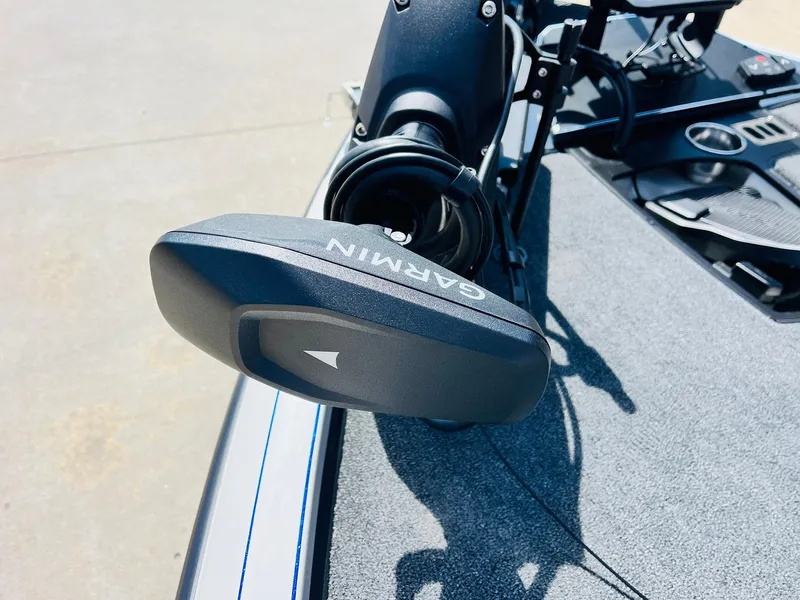 Slide: The Image of 2025 Ranger Z521R Cup-Equipped boat with Garmin trolling motor on deck. - 14