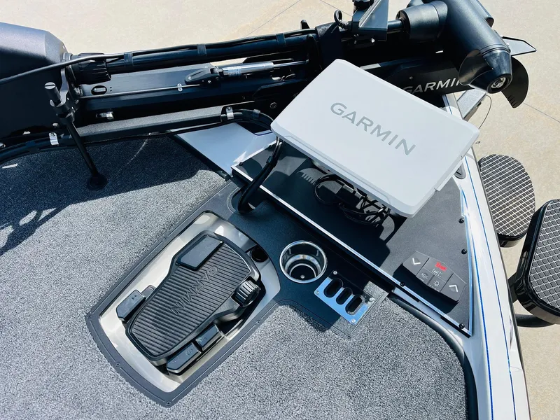 Slide: The Image of 2025 Ranger Z521R Cup-Equipped boat with Garmin navigation system and foot pedal controls. - 15