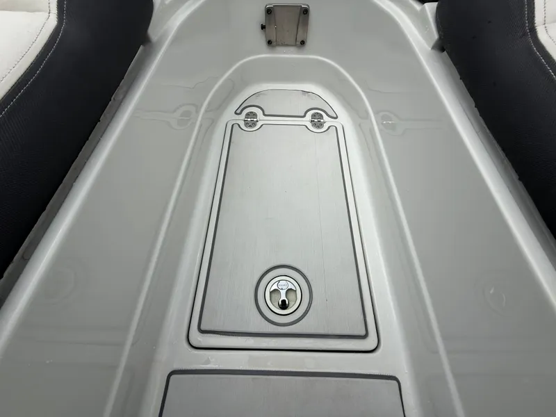 Slide: The Image of Crownline Boats Eclipse E255 XS 2019 - 52