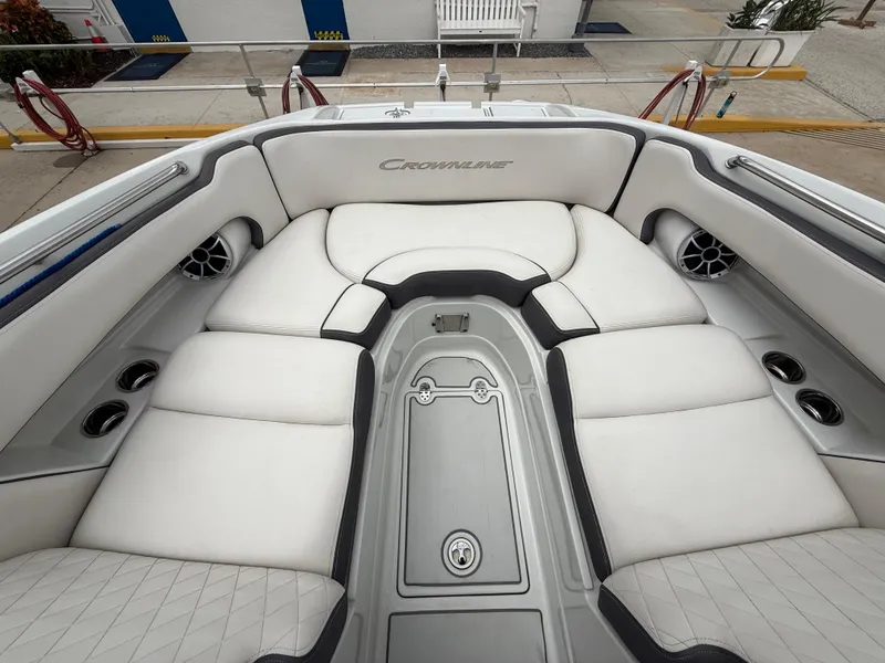 Slide: The Image of Crownline Boats Eclipse E255 XS 2019 - 54