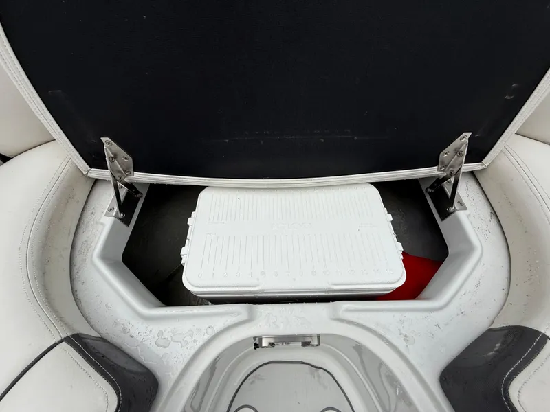 Slide: The Image of Crownline Boats Eclipse E255 XS 2019 - 56