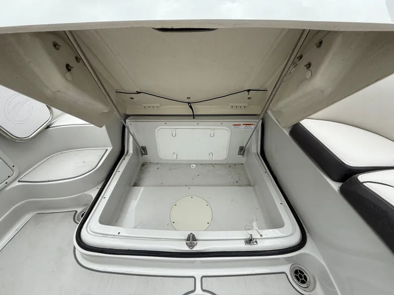 Slide: The Image of Crownline Boats Eclipse E255 XS 2019 - 73