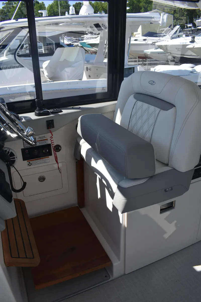 Slide: The Image of Regal 36 XO 2023 - 53