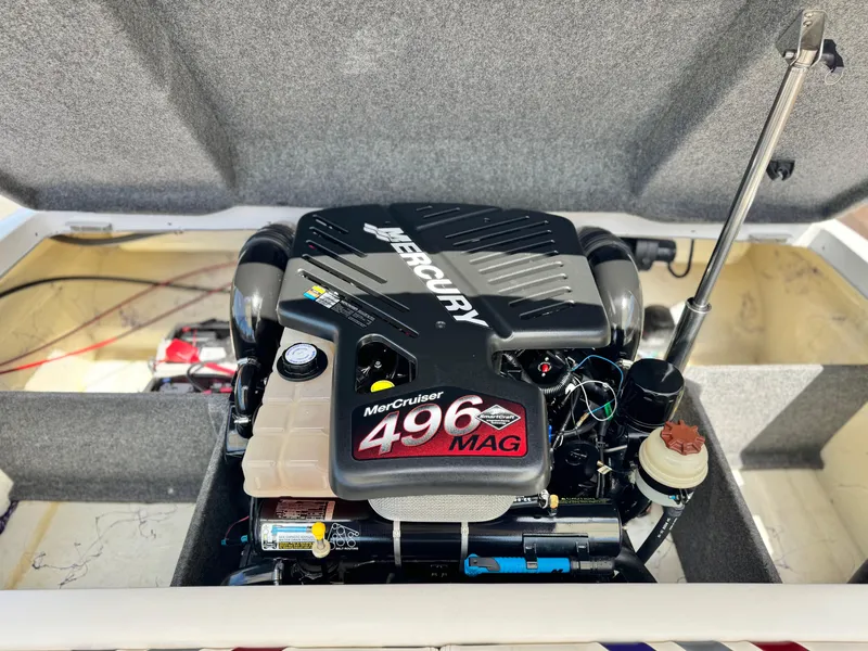 Slide: The Image of MerCruiser 496 MAG engine in 2005 Eliminator Eagle 230 XP boat. - 16