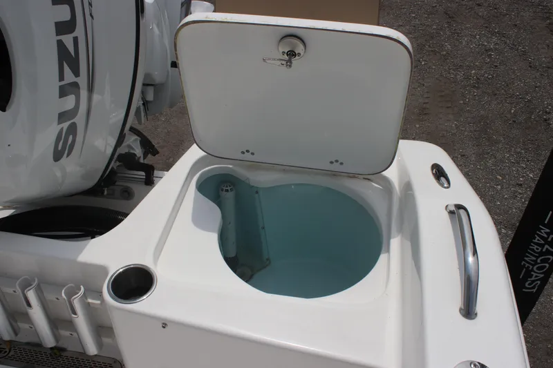 Slide: The Image of Livewell on a 2025 Sea Pro 202 CC boat with Suzuki engine. - 35