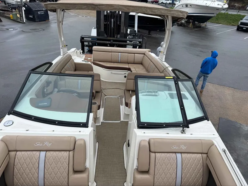 Slide: The Image of Sea Ray SDX 270 2017 - 15