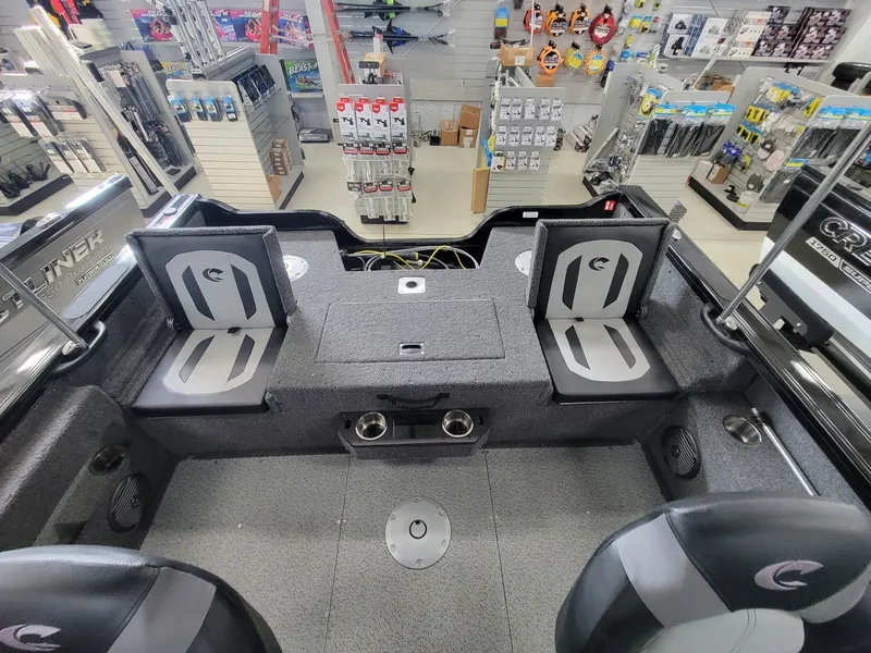 Slide: The Image of Crestliner 1750 Fish Hawk WT 2025 - 11