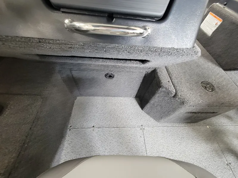 Slide: The Image of Crestliner 1750 Fish Hawk WT 2025 - 17