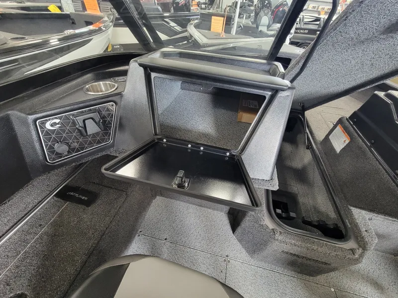 Slide: The Image of Crestliner 1750 Fish Hawk WT 2025 - 7