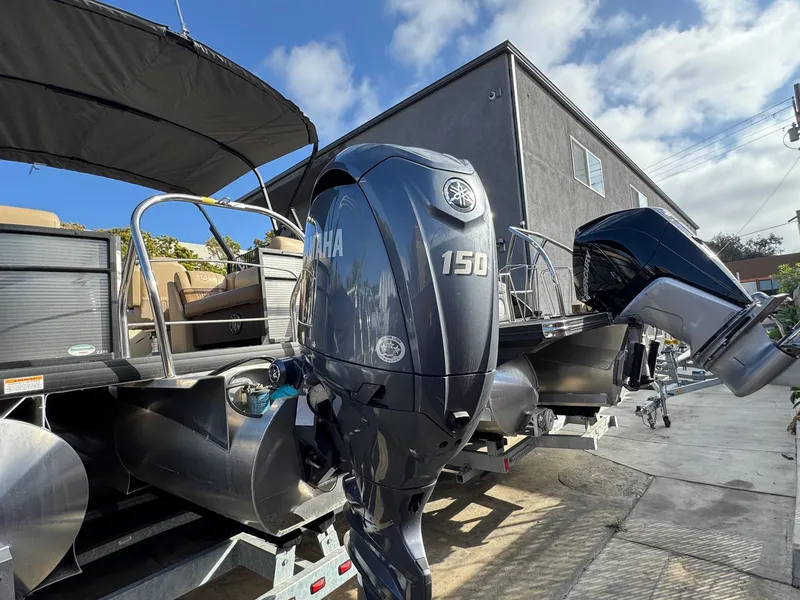 Slide: The Image of 2023 Godfrey SWEETWATER 2286 SB pontoon boat with Yamaha 150 outboard motor. - 40