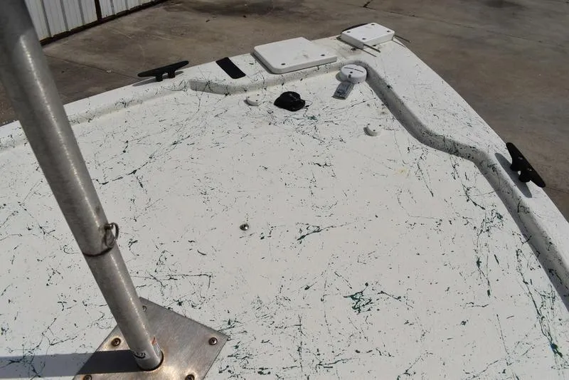 Slide: The Image of 1998 Kenner 21V CC Tunnel boat deck with pole and fittings. - 15