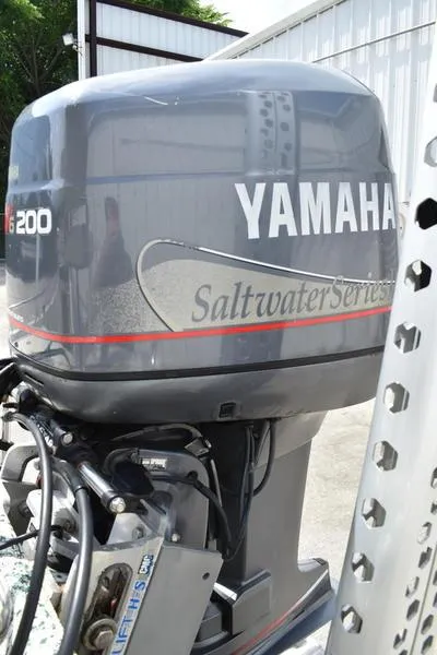 Slide: The Image of Yamaha Saltwater Series outboard motor on 1998 Kenner 21V CC Tunnel boat. - 7