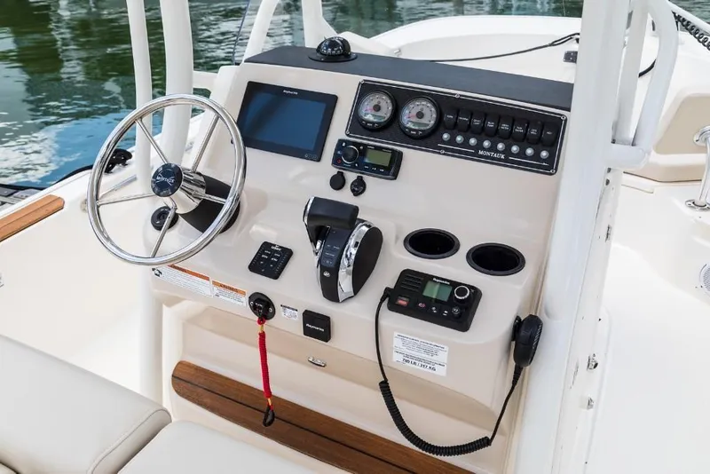 Slide: The Image of 2023-Boston-Whaler-210-Montauk-MarineMax - 23