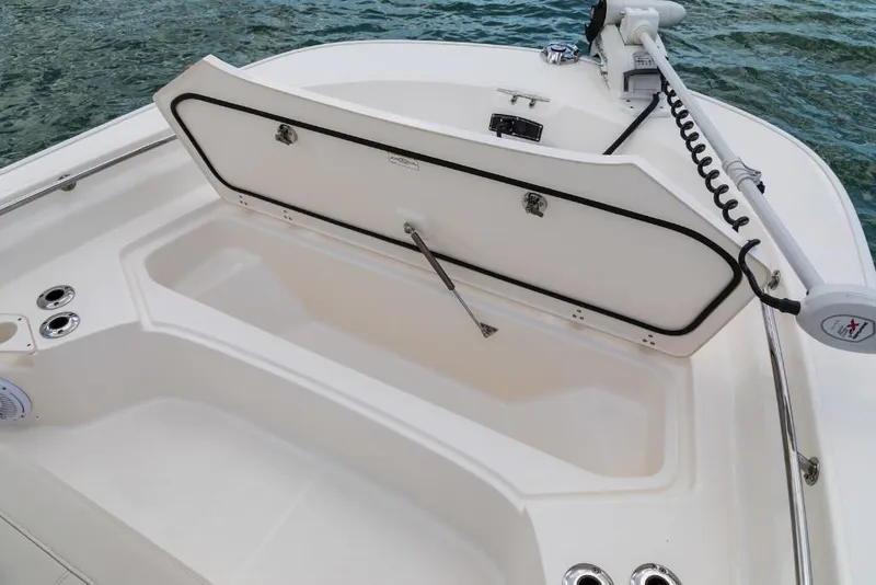 Slide: The Image of 2023-Boston-Whaler-210-Montauk-MarineMax - 39