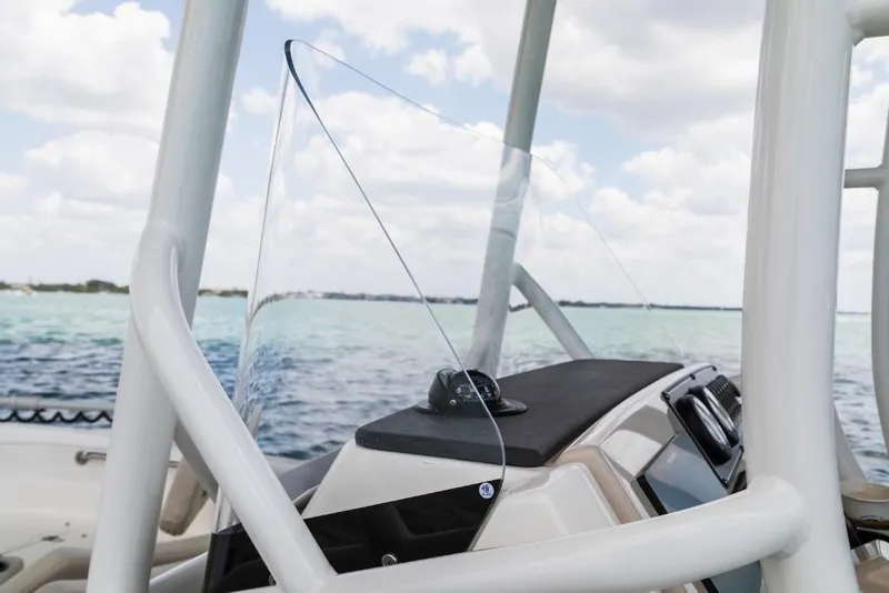 Slide: The Image of 2023-Boston-Whaler-210-Montauk-MarineMax - 40