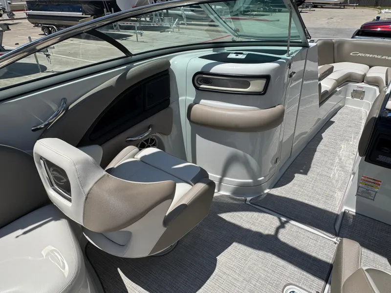 Slide: The Image of Crownline Boats 265 SS 2020 - 17