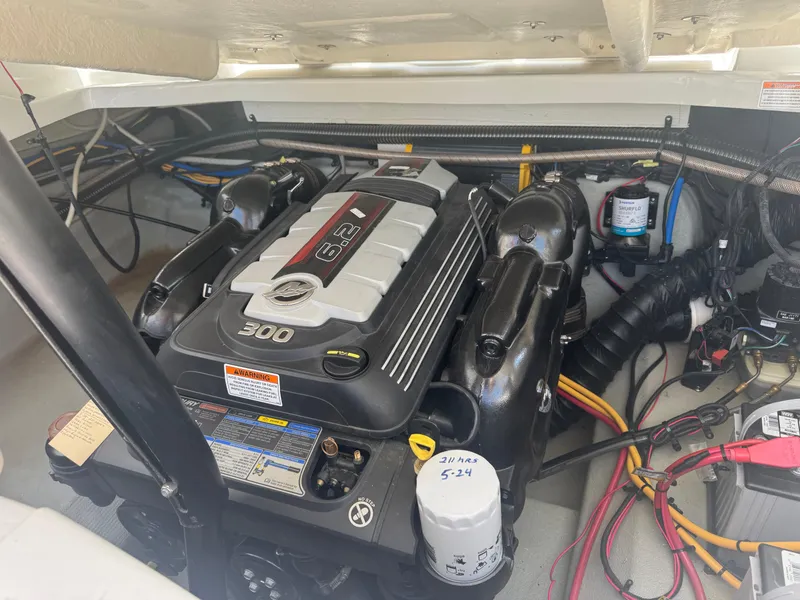 Slide: The Image of Crownline Boats 265 SS 2020 - 32