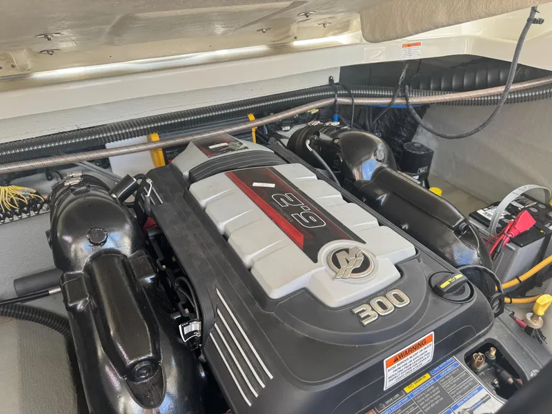 Slide: The Image of Crownline Boats 265 SS 2020 - 35