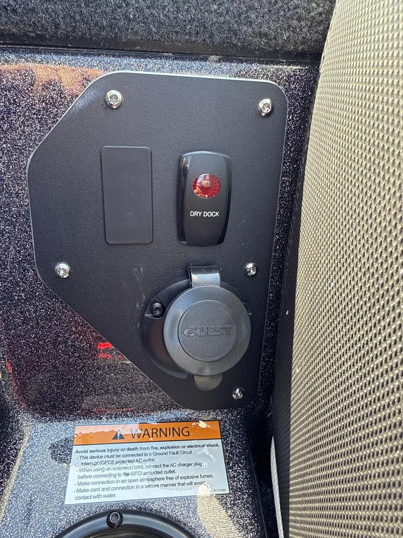 Slide: The Image of Skeeter ZX200 2025 - 15