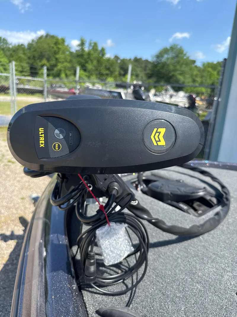 Slide: The Image of Skeeter ZX200 2025 - 20