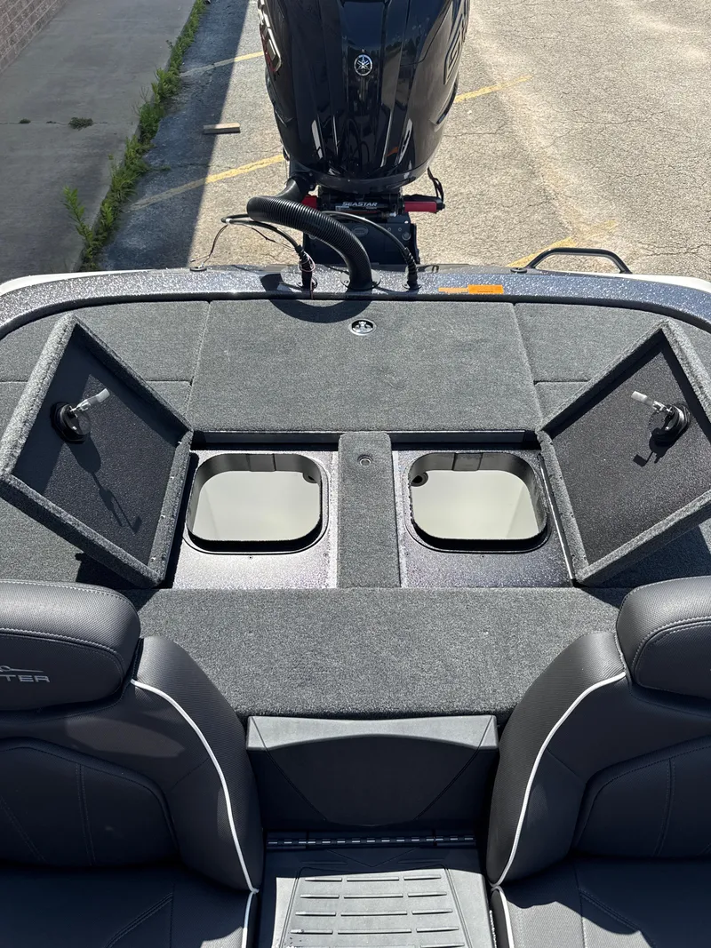 Slide: The Image of Skeeter ZX200 2025 - 26