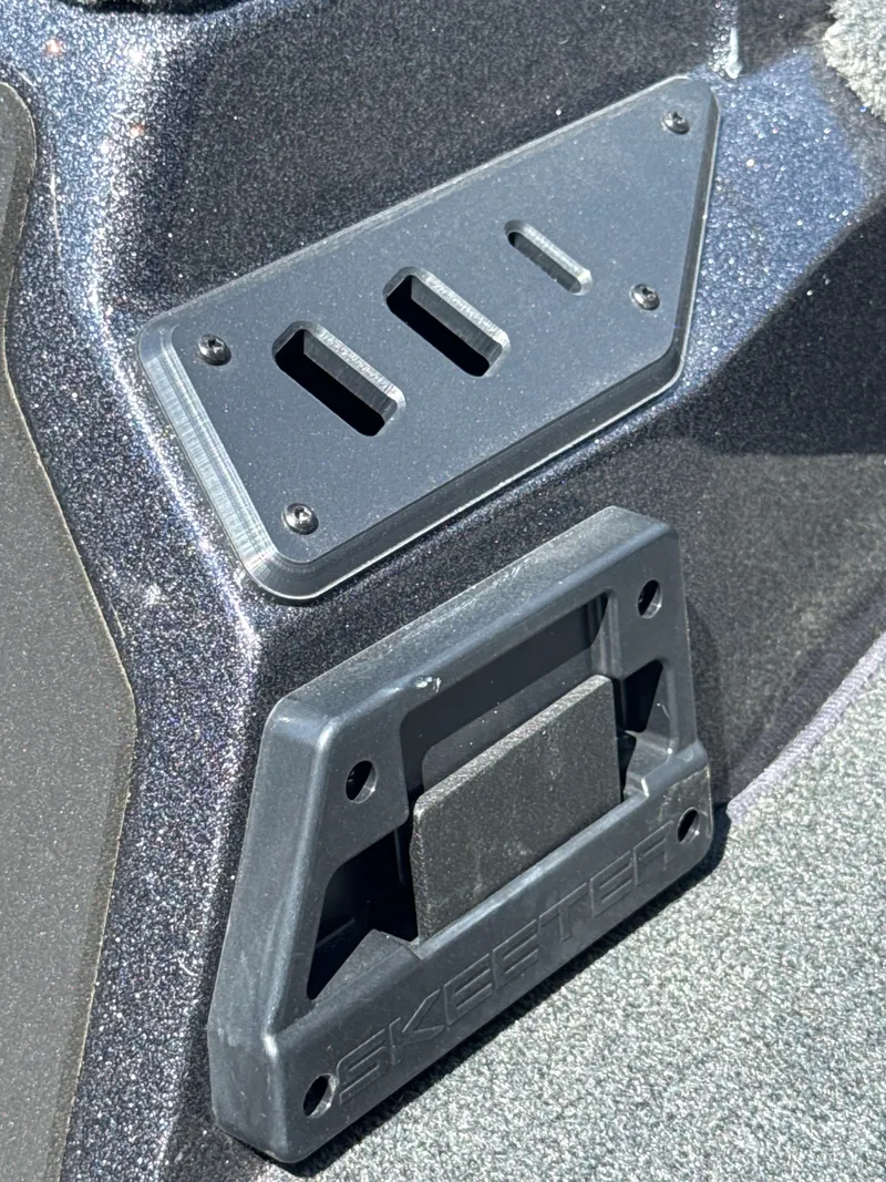 Slide: The Image of Skeeter ZX200 2025 - 29