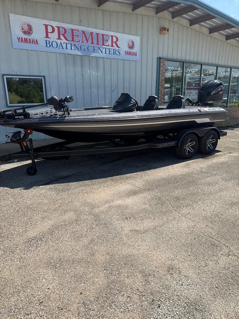 Slide: The Image of Skeeter ZX200 2025 - 30