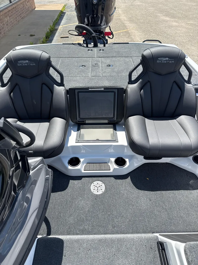 Slide: The Image of Skeeter ZXR19 2025 - 28