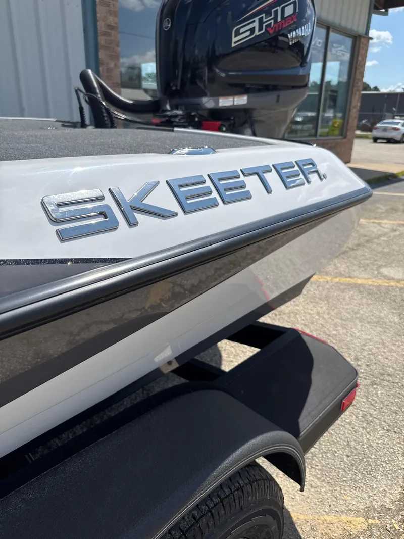 Slide: The Image of Skeeter ZXR19 2025 - 3