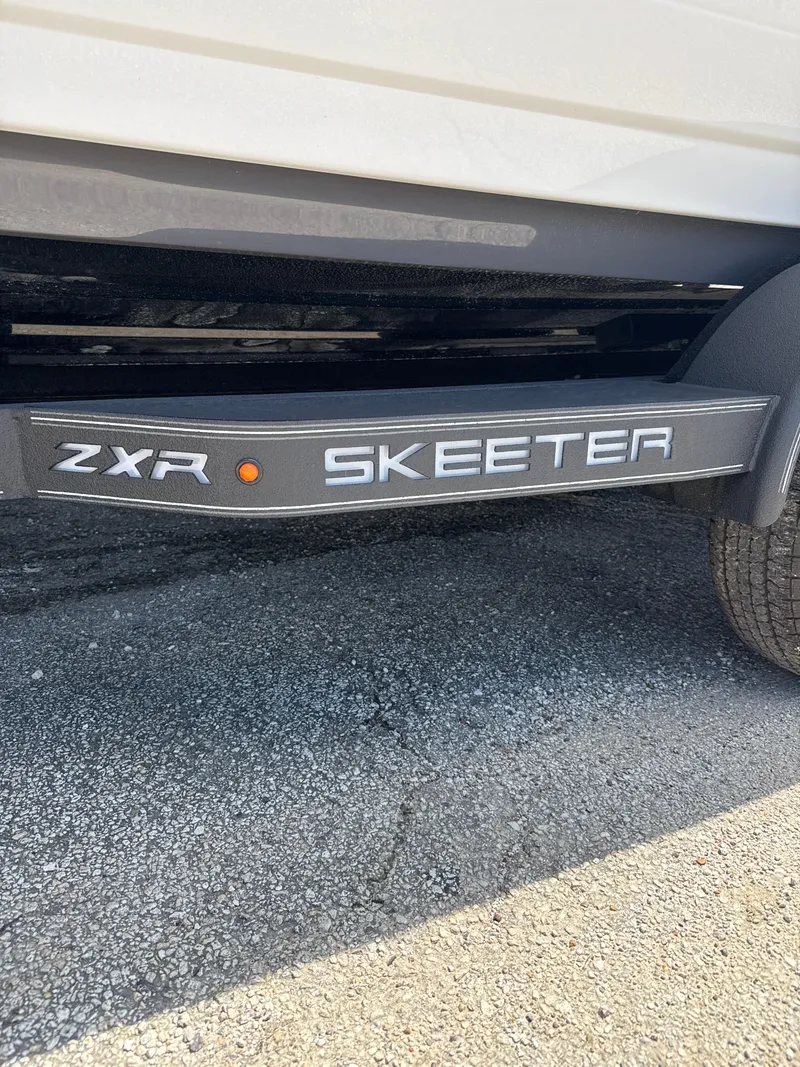 Slide: The Image of Skeeter ZXR19 2025 - 6