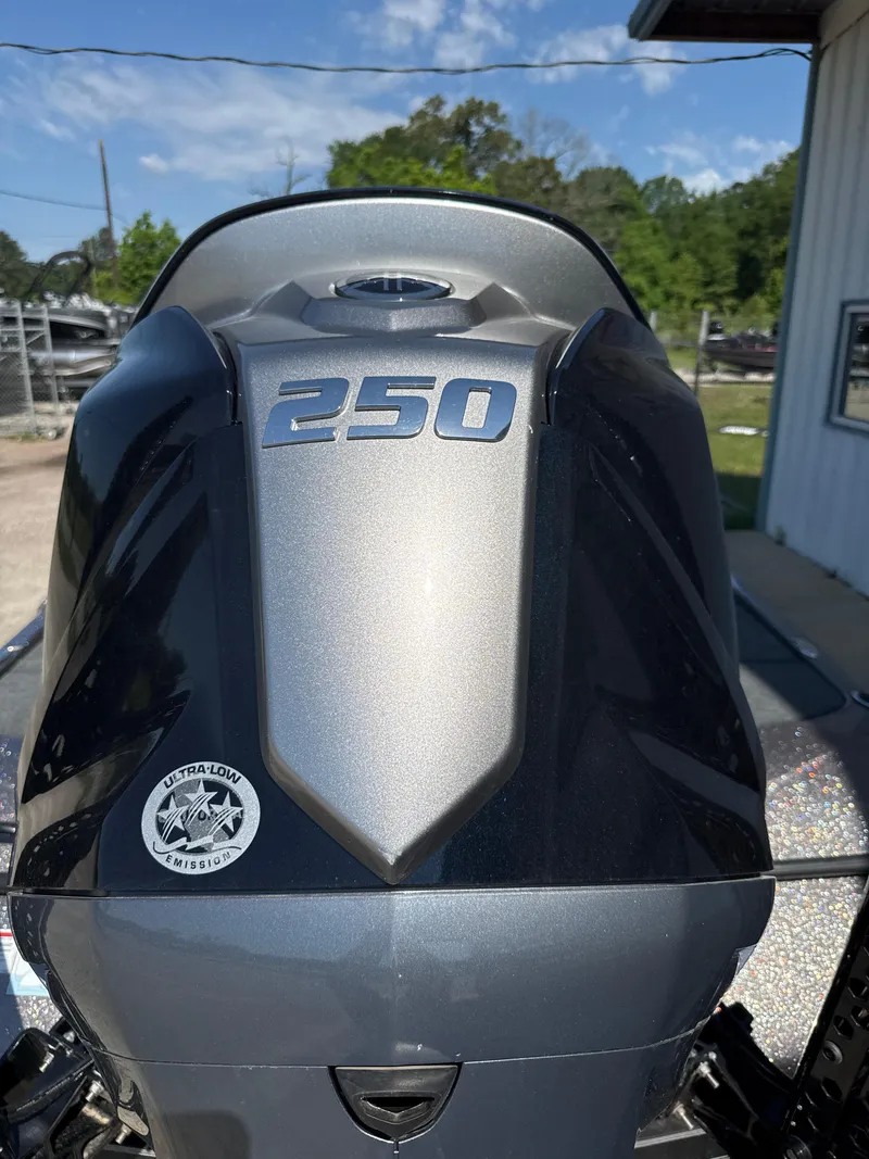 Slide: The Image of Skeeter ZXR20 2025 - 12