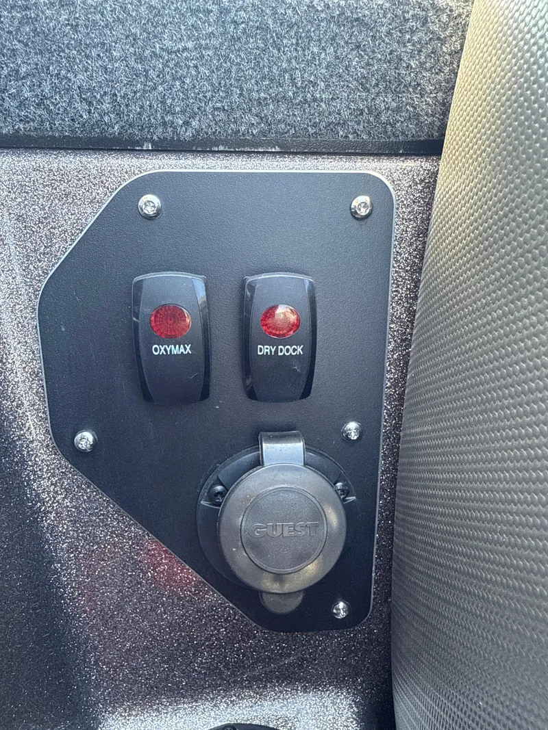 Slide: The Image of Skeeter ZXR20 2025 - 19