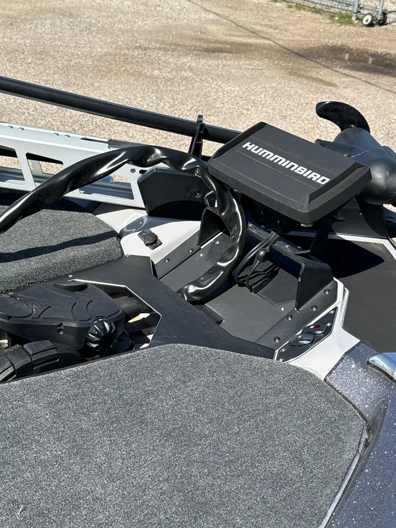 Slide: The Image of Skeeter ZXR20 2025 - 20