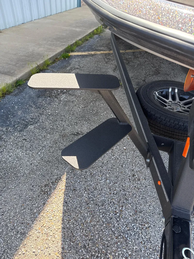 Slide: The Image of Skeeter ZXR20 2025 - 21