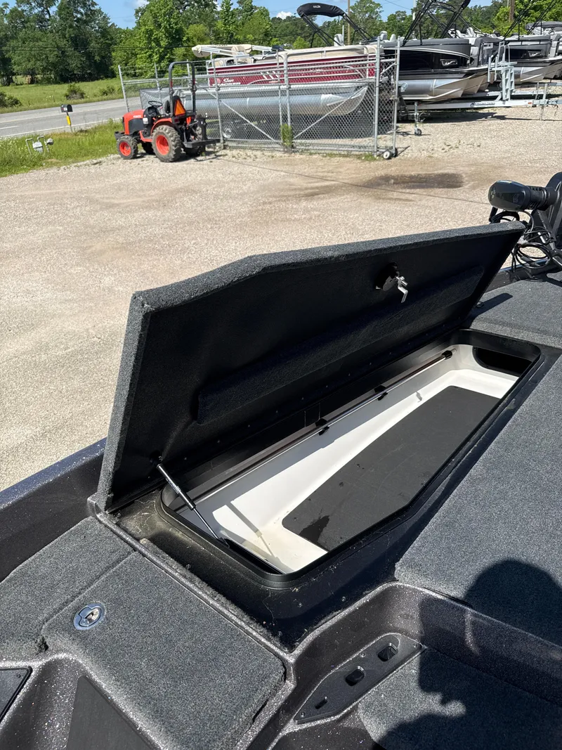 Slide: The Image of Skeeter ZXR20 2025 - 28