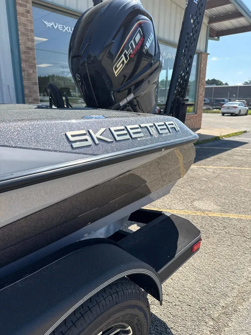 Slide: The Image of Skeeter ZXR20 2025 - 3