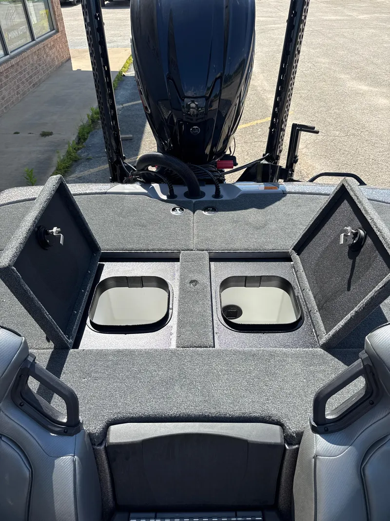 Slide: The Image of Skeeter ZXR20 2025 - 31