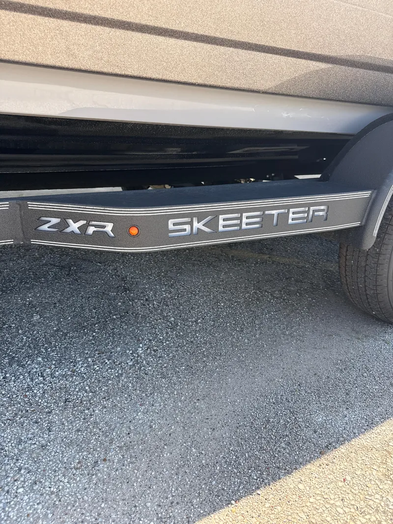 Slide: The Image of Skeeter ZXR20 2025 - 6