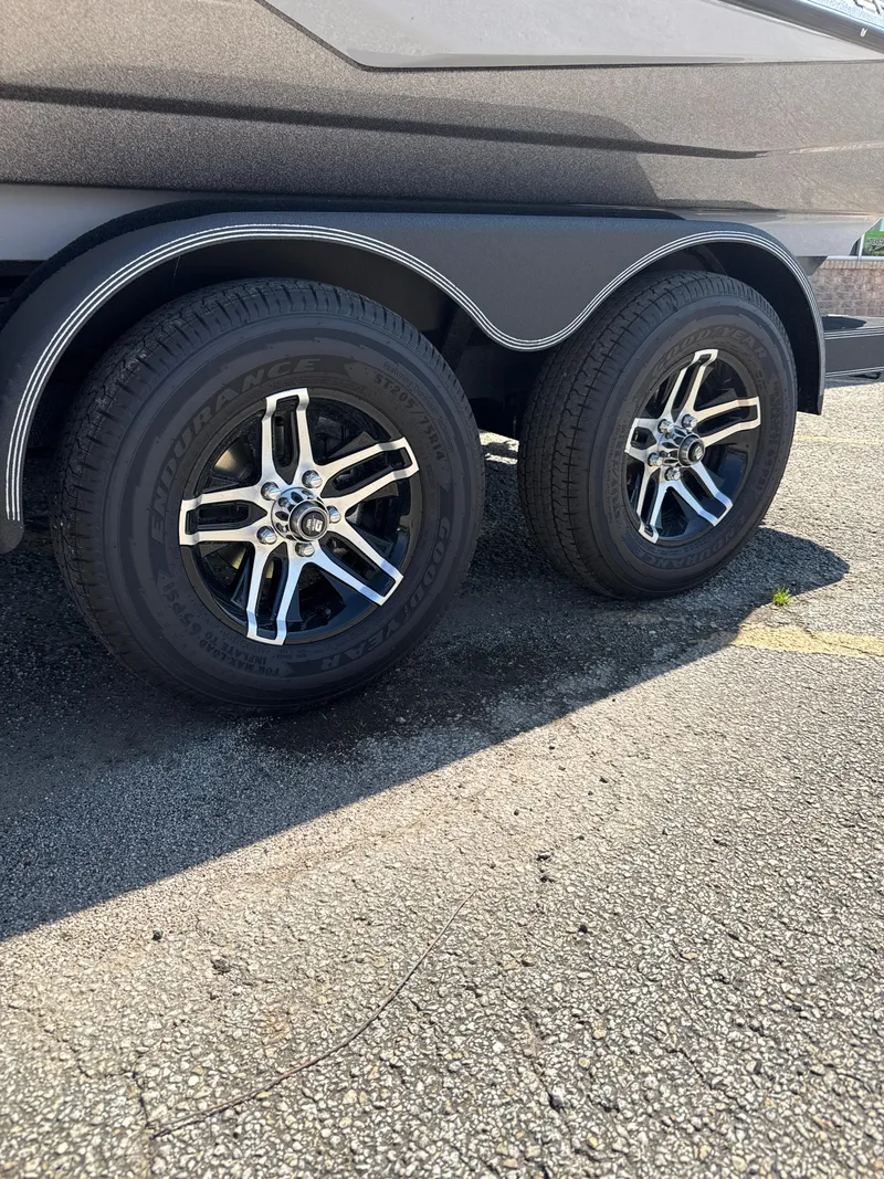 Slide: The Image of Skeeter ZXR20 2025 - 7