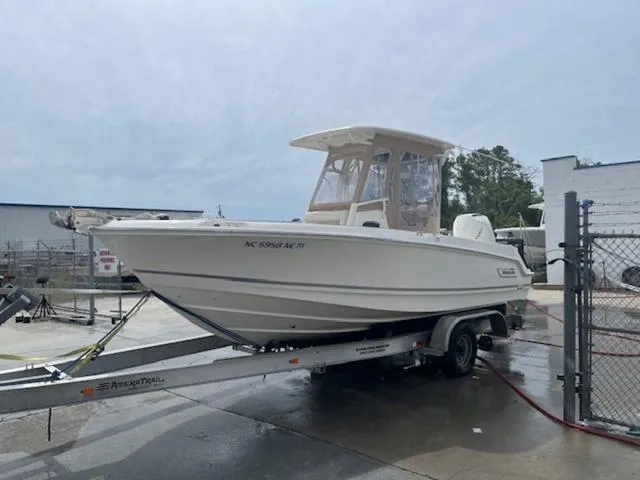 Slide: The Image of Boston Whaler 230 Outrage 2024 - 1