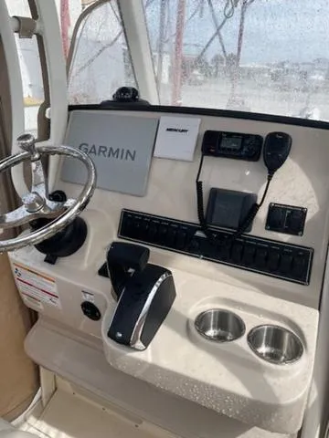 Slide: The Image of Boston Whaler 230 Outrage 2024 - 3