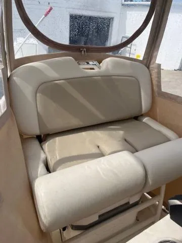 Slide: The Image of Boston Whaler 230 Outrage 2024 - 5