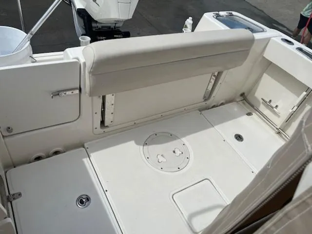 Slide: The Image of Boston Whaler 230 Outrage 2024 - 6