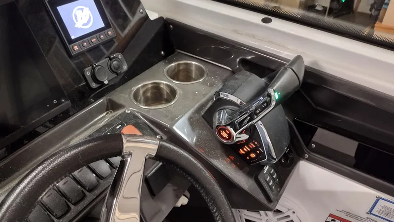 Slide: The Image of Blackfin 272DC 2022 - 23