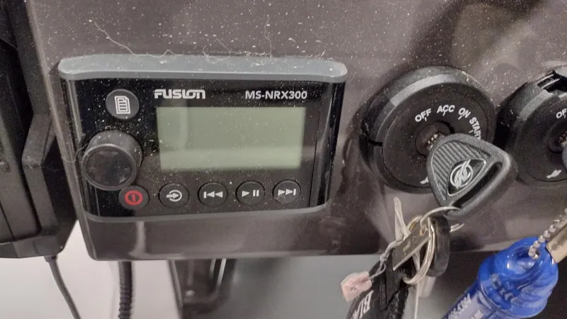 Slide: The Image of Blackfin 272DC 2022 - 25