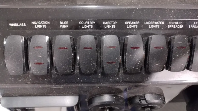 Slide: The Image of Blackfin 272DC 2022 - 26