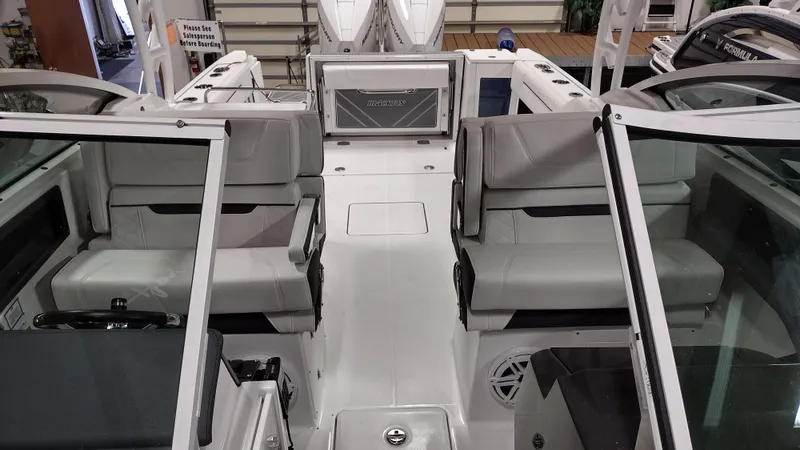 Slide: The Image of Blackfin 272DC 2022 - 34