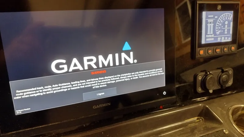 Slide: The Image of Blackfin 272DC 2022 - 39